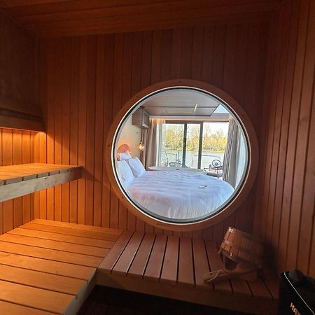 L'Escale Royale - Nid d'amour sur l'eau avec Jacuzzi à 40 min de Paris Saint-Martin-la-Garenne Esterno foto