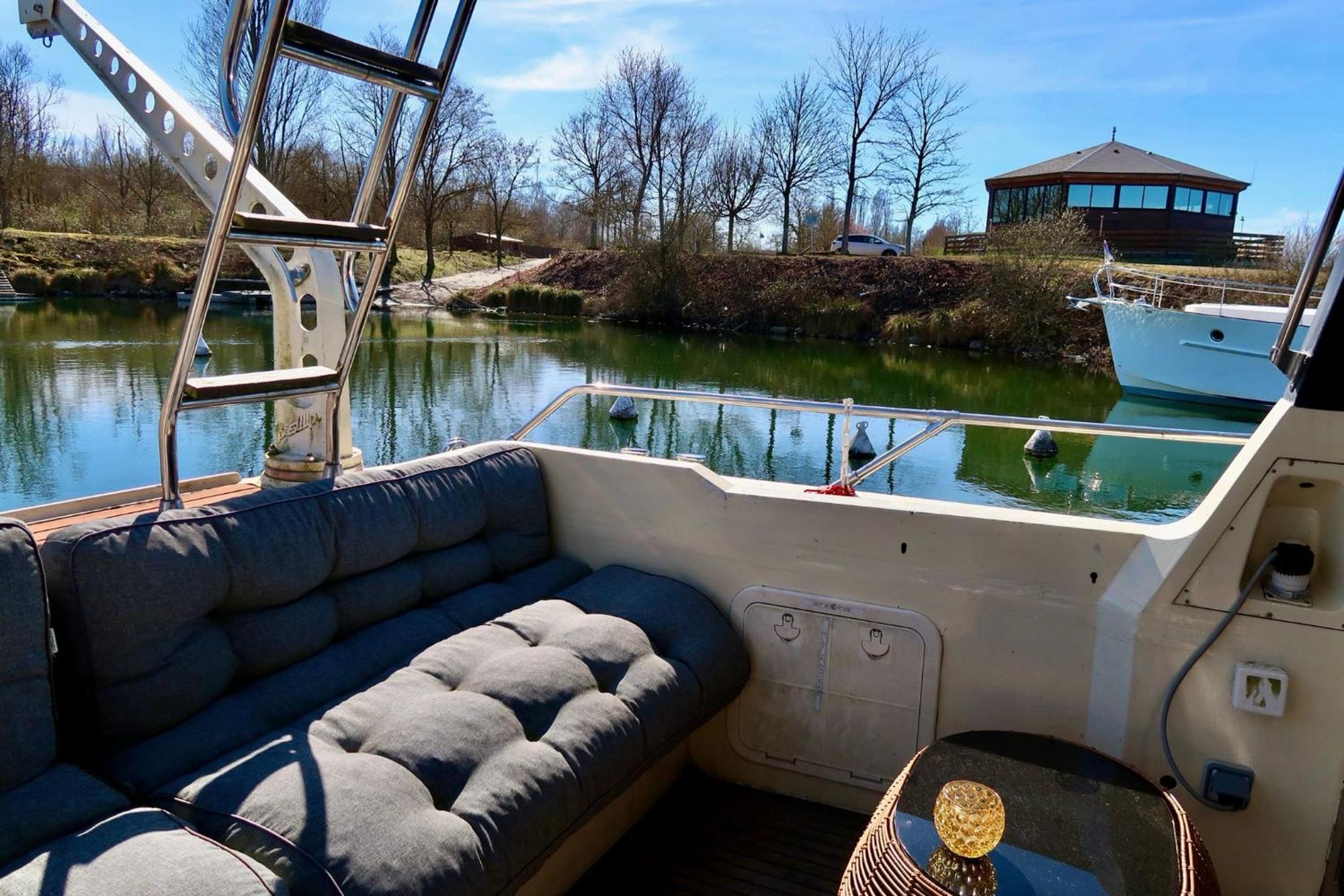 L'Escale Royale - Nid d'amour sur l'eau avec Jacuzzi à 40 min de Paris Saint-Martin-la-Garenne Esterno foto